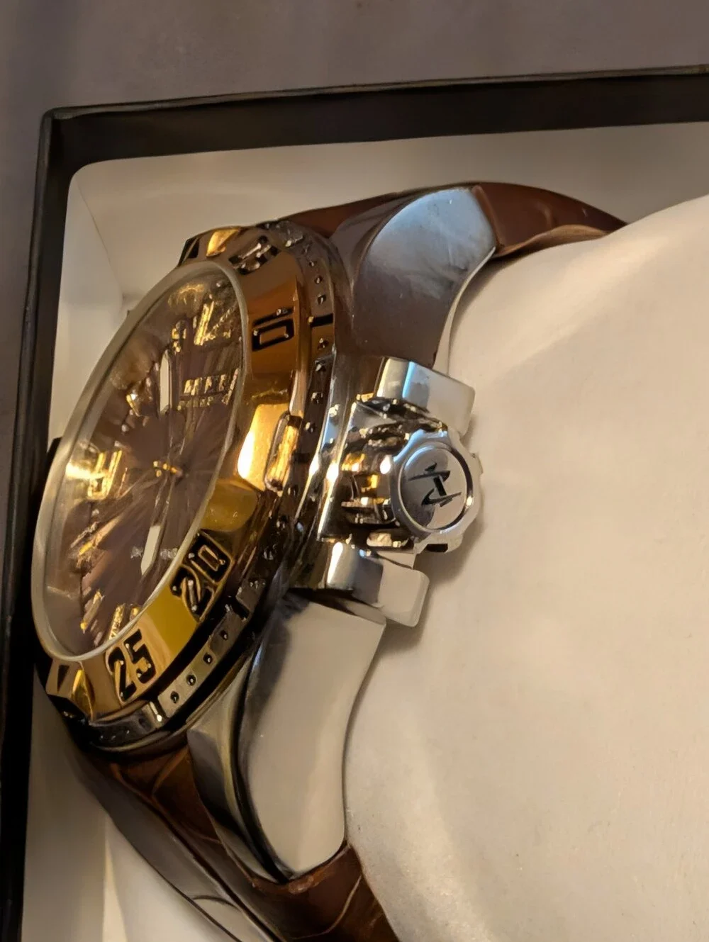 Invicta Reserve Excursion Diamond Dial (Model 42628).